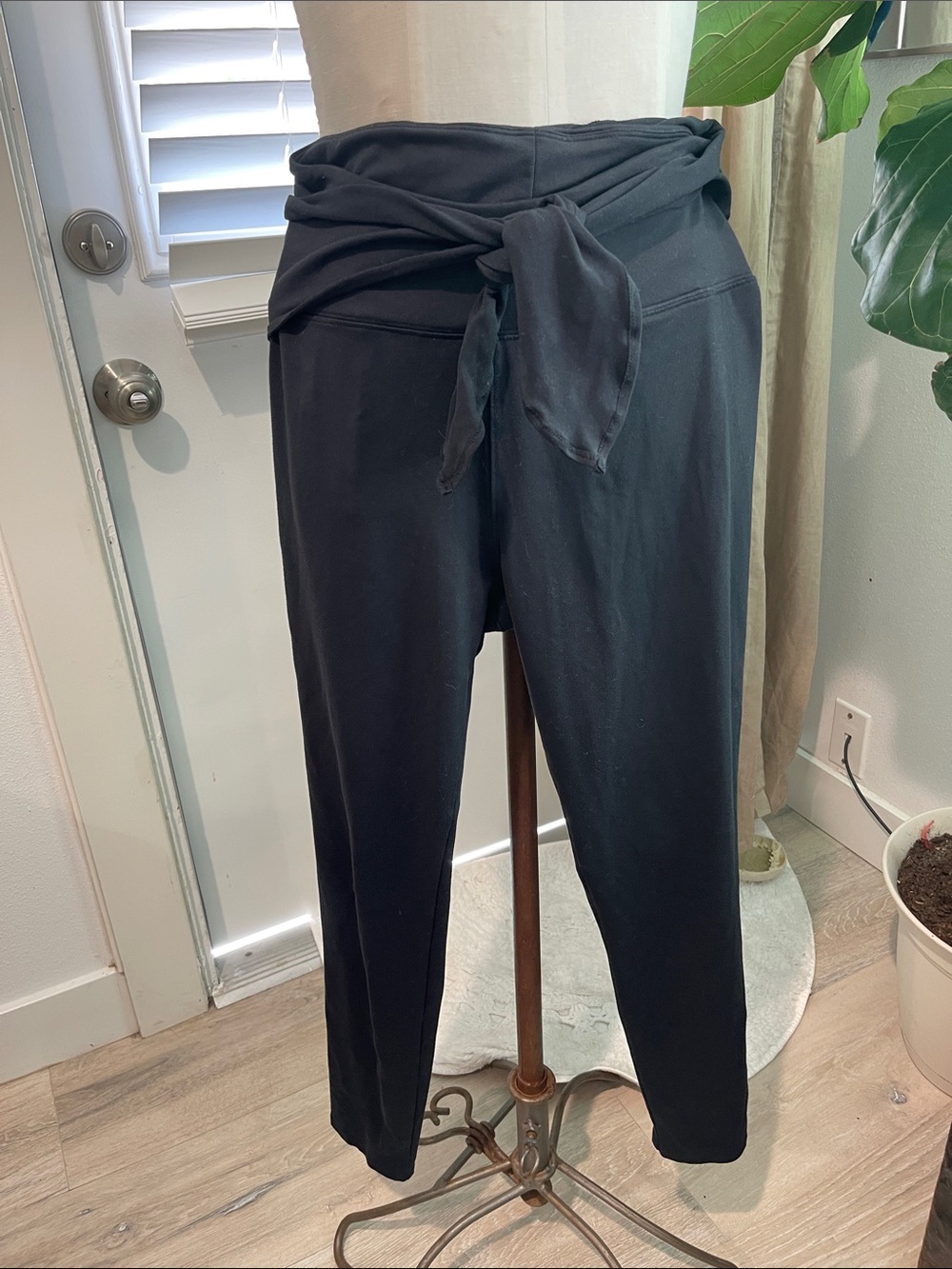 Adorable Free People Woman’s Tie-Waist Black Yoga Pants